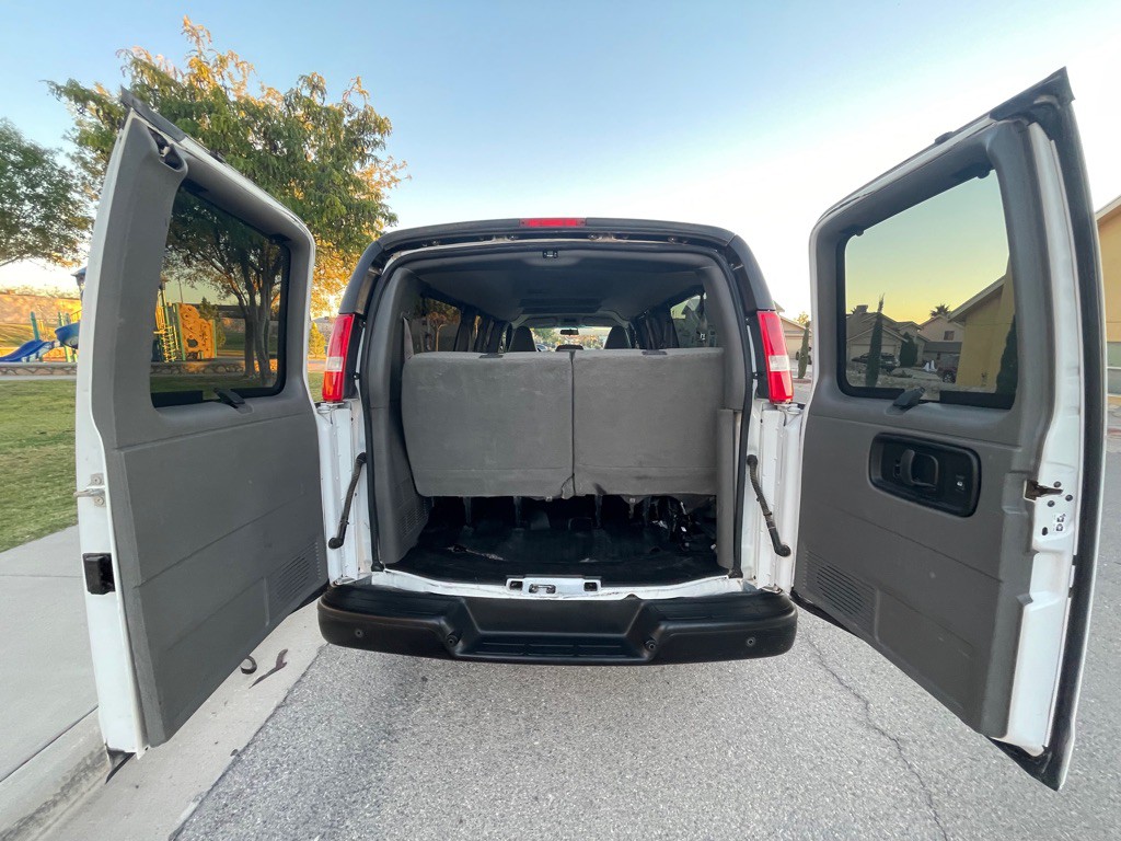 2020 Chevrolet Express Image 18