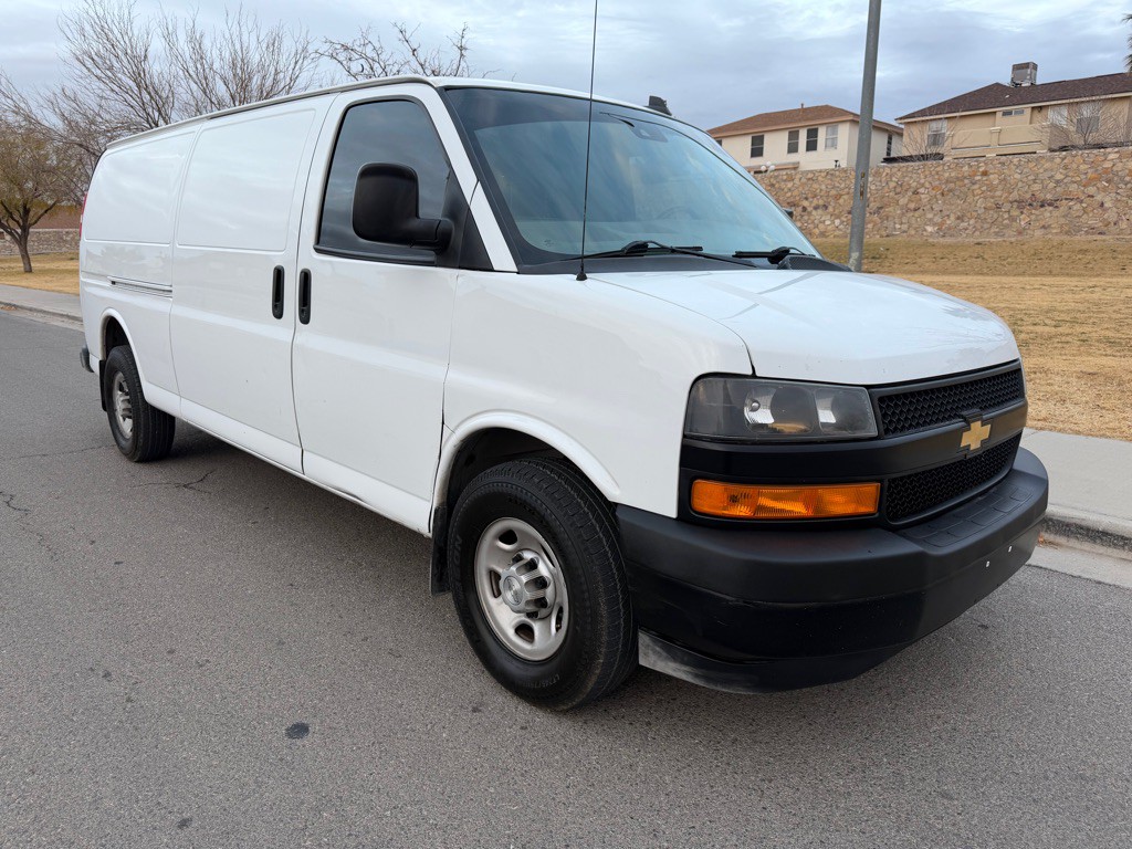 2019 Chevrolet Express Image 4