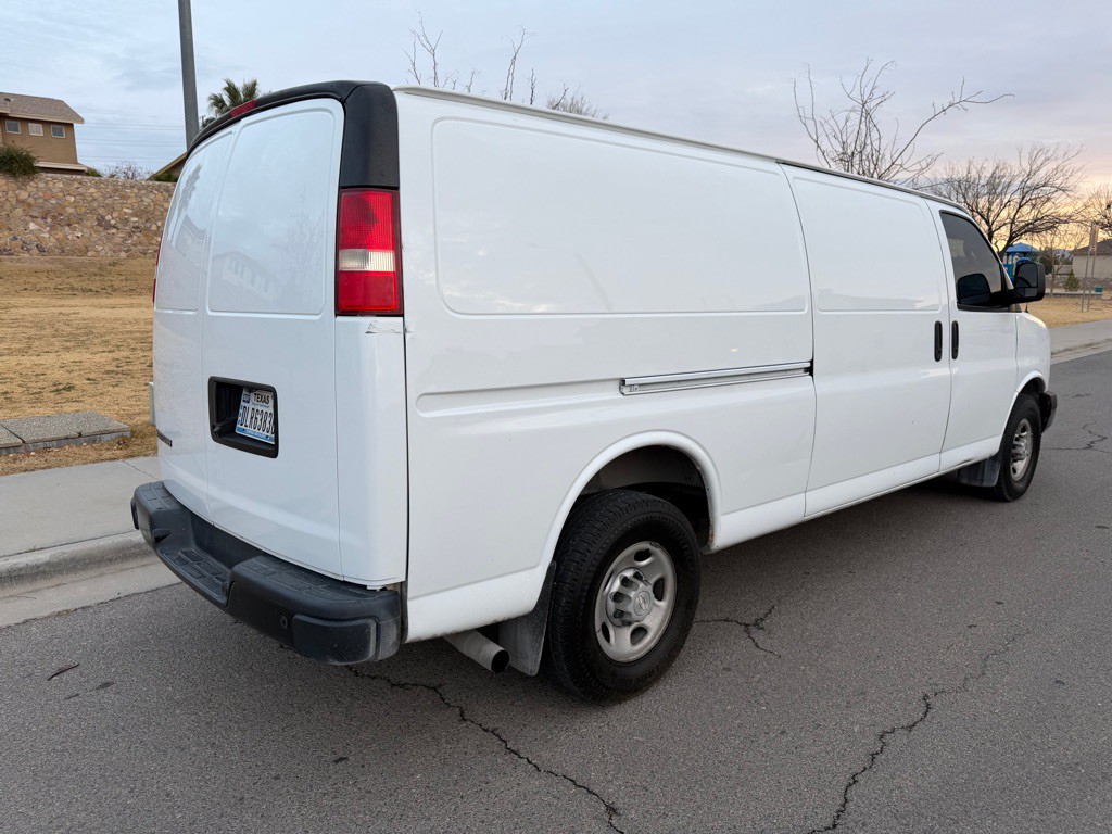 2019 Chevrolet Express Image 7