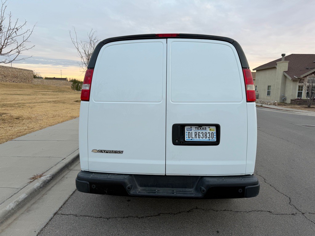 2019 Chevrolet Express Image 8