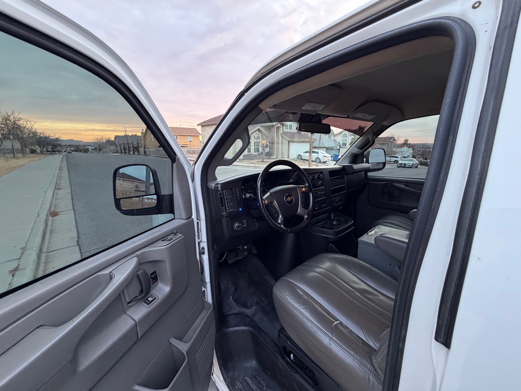2019 Chevrolet Express Image 9