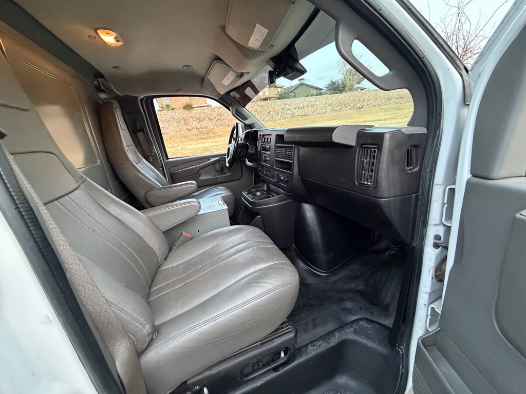 2019 Chevrolet Express Image 13