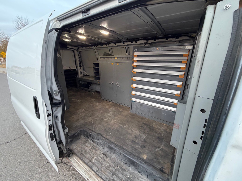 2019 Chevrolet Express Image 15