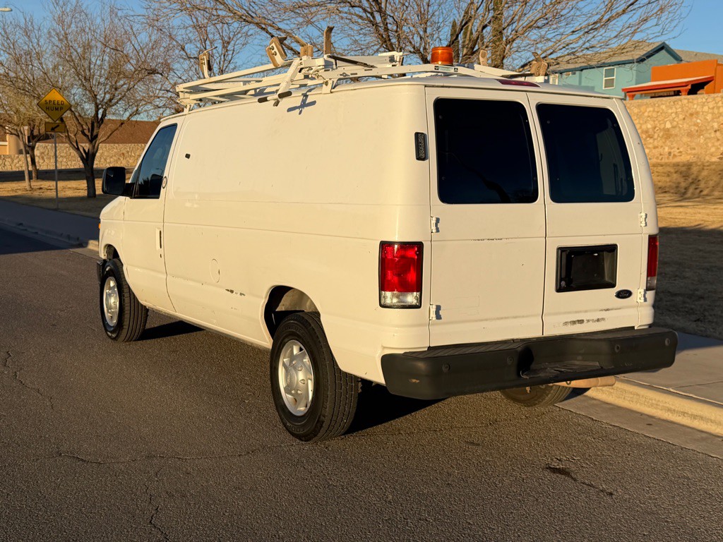 2011 Ford Econoline Image 6