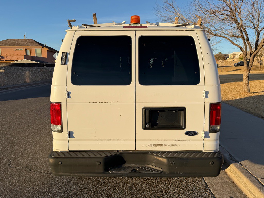 2011 Ford Econoline Image 8