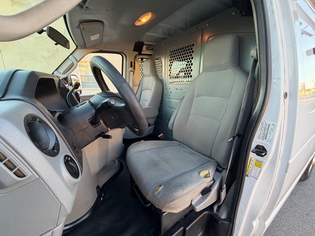 2011 Ford Econoline Image 10