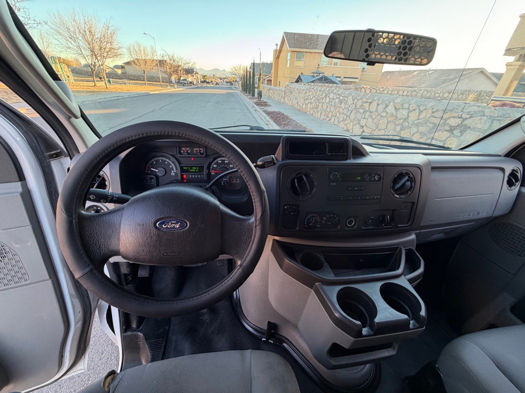 2011 Ford Econoline Image 11