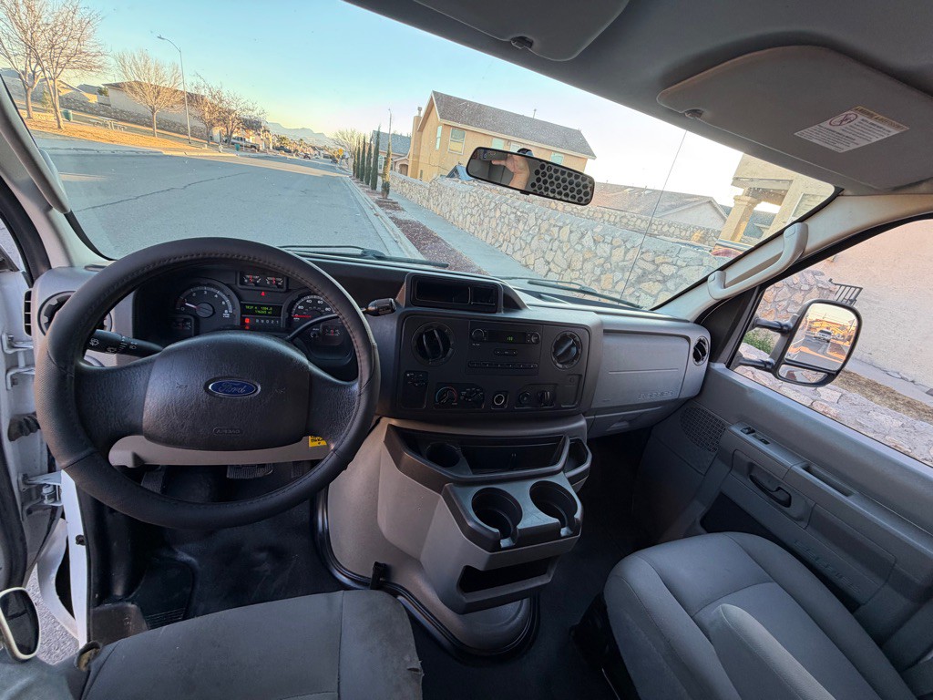 2011 Ford Econoline Image 12