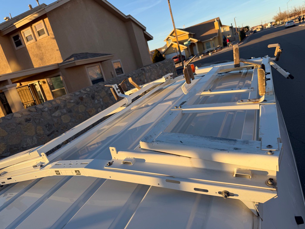 2011 Ford Econoline Image 20