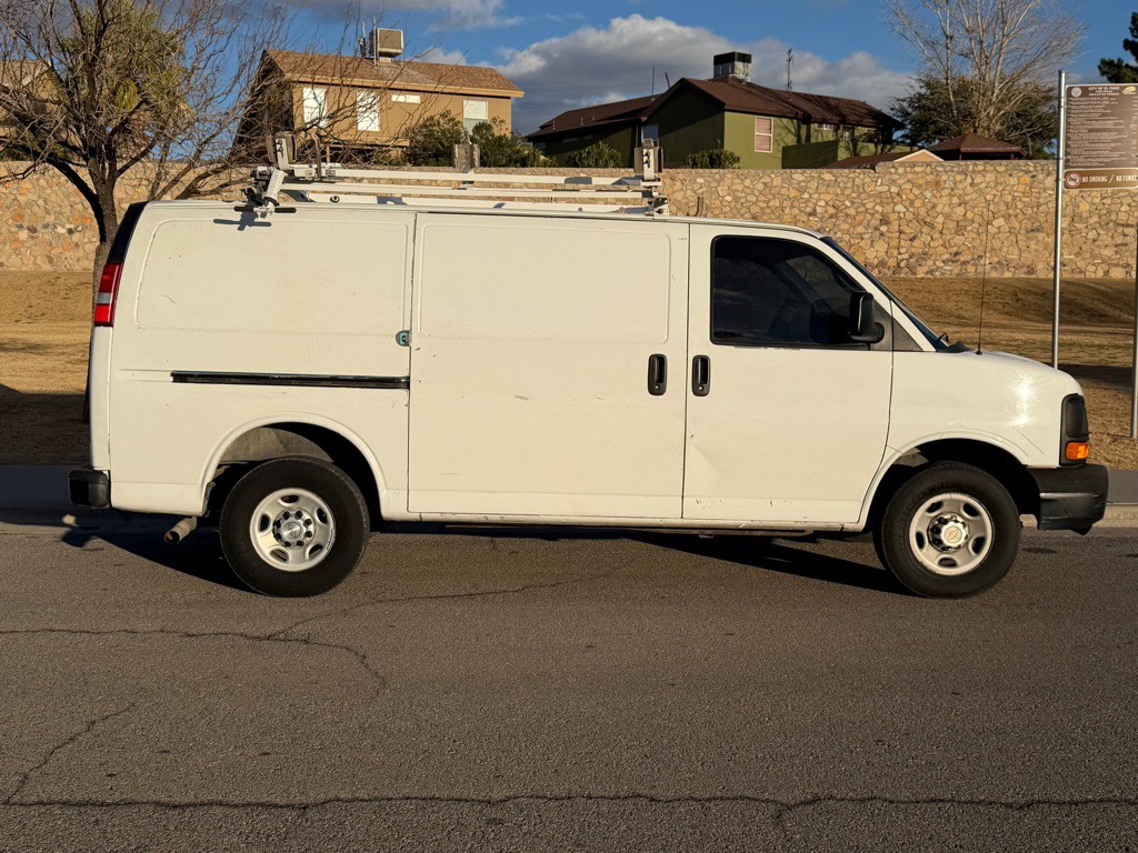 2012 Chevrolet Express Image 5