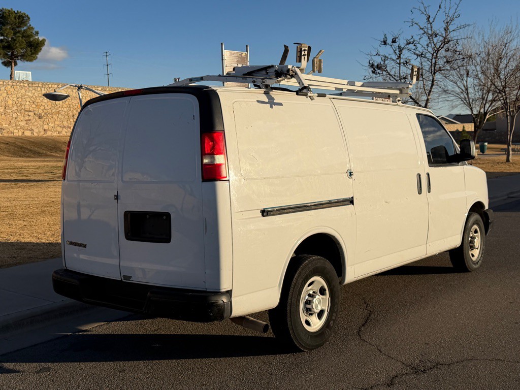 2012 Chevrolet Express Image 7