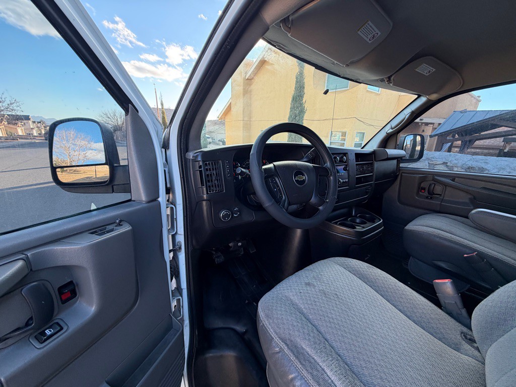2012 Chevrolet Express Image 9