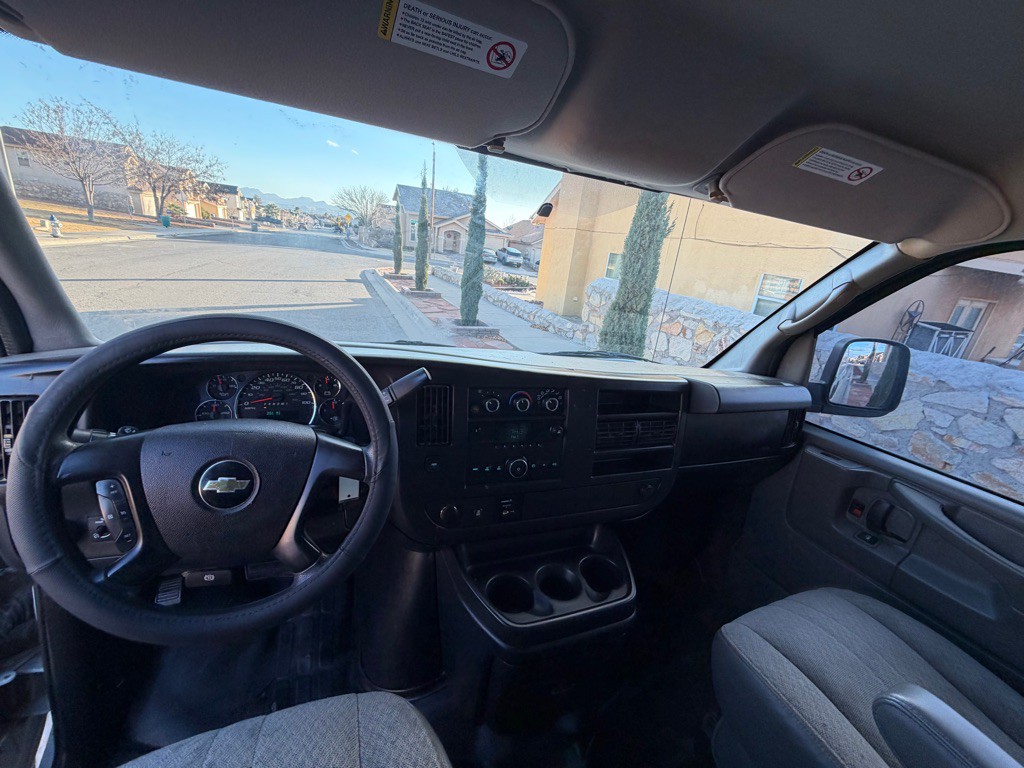 2012 Chevrolet Express Image 12