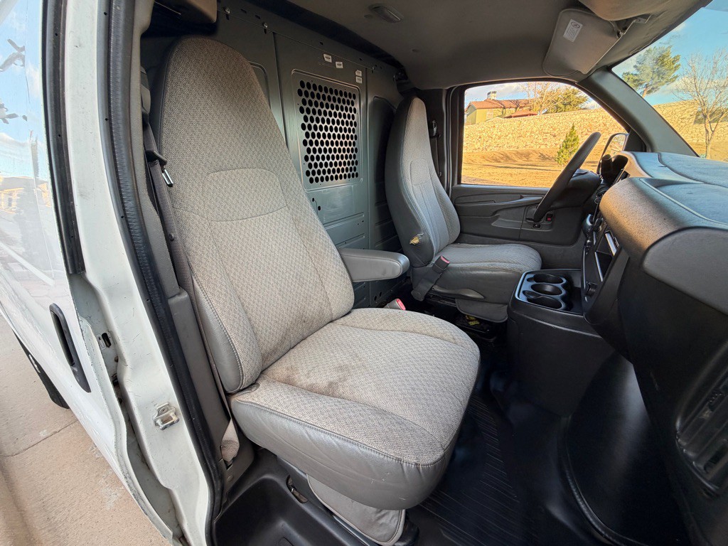 2012 Chevrolet Express Image 14