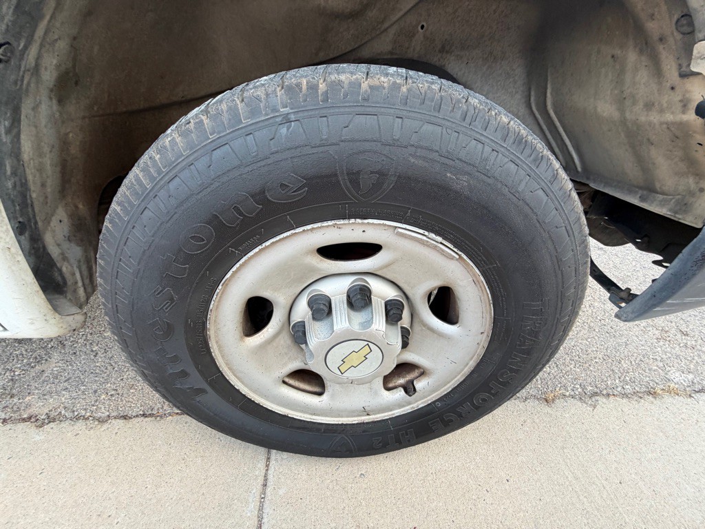 2012 Chevrolet Express Image 17