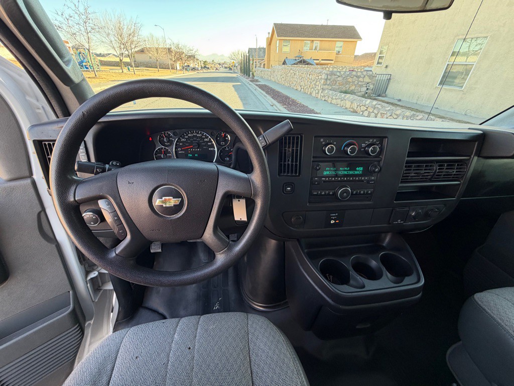 2017 Chevrolet Express Image 11