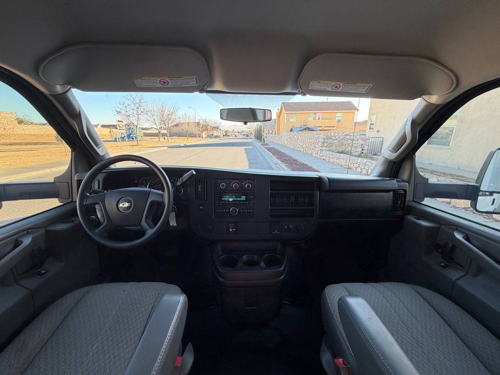 2017 Chevrolet Express Image 14