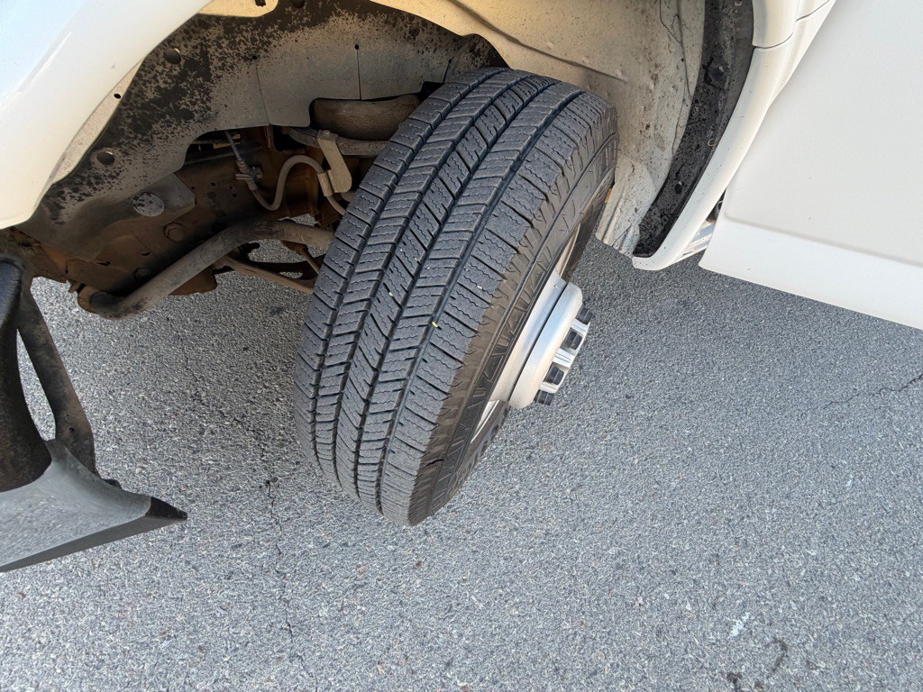 2017 Chevrolet Express Image 18