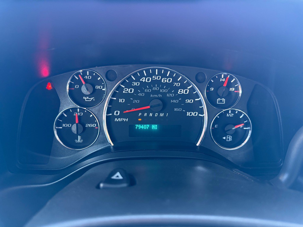 2017 Chevrolet Express Image 19