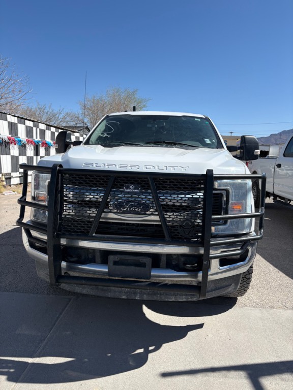 2018 Ford F-350 Image 2