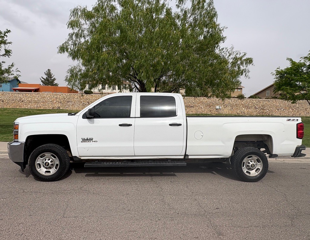 2018 Chevrolet Silverado 1500 Image 2