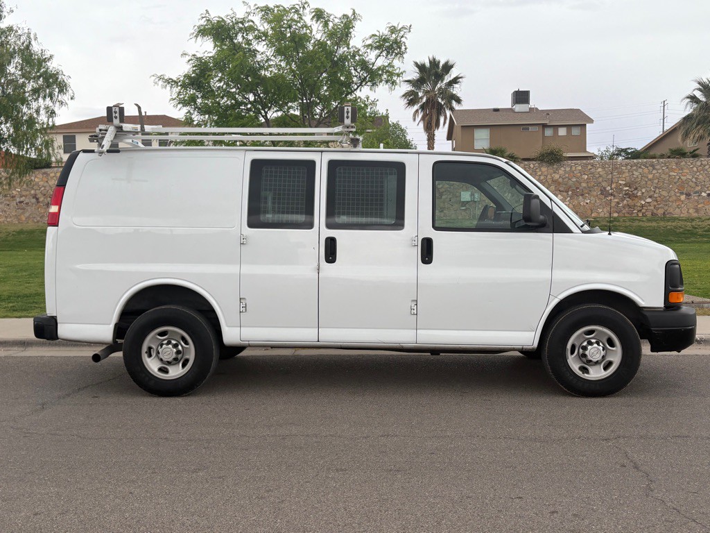 2015 Chevrolet Express Image 5