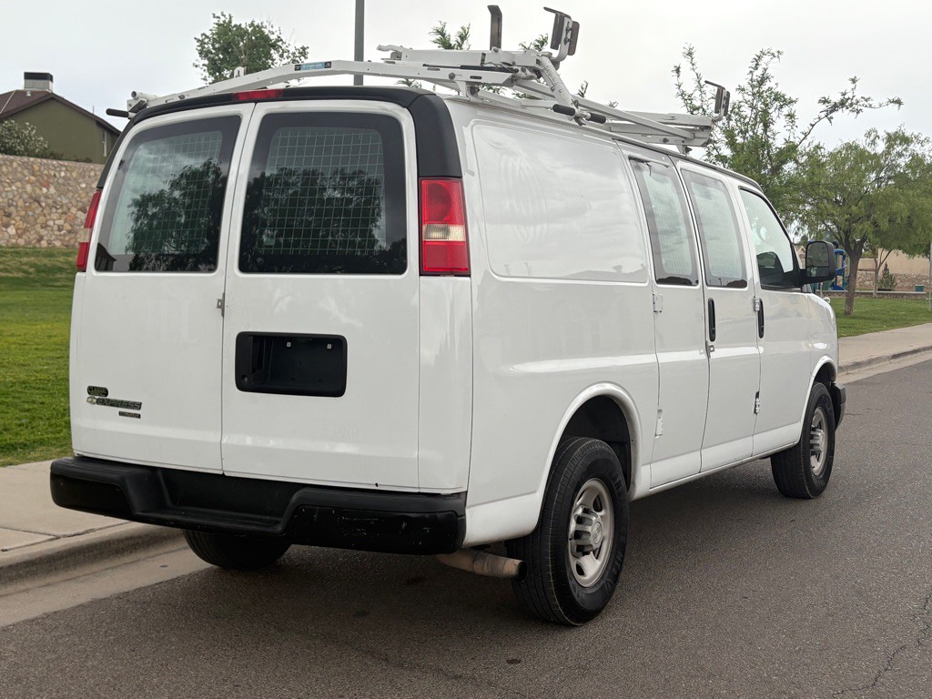 2015 Chevrolet Express Image 6
