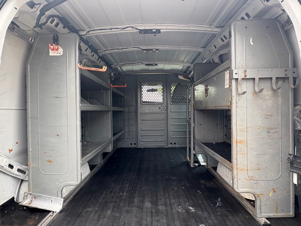 2015 Chevrolet Express Image 15