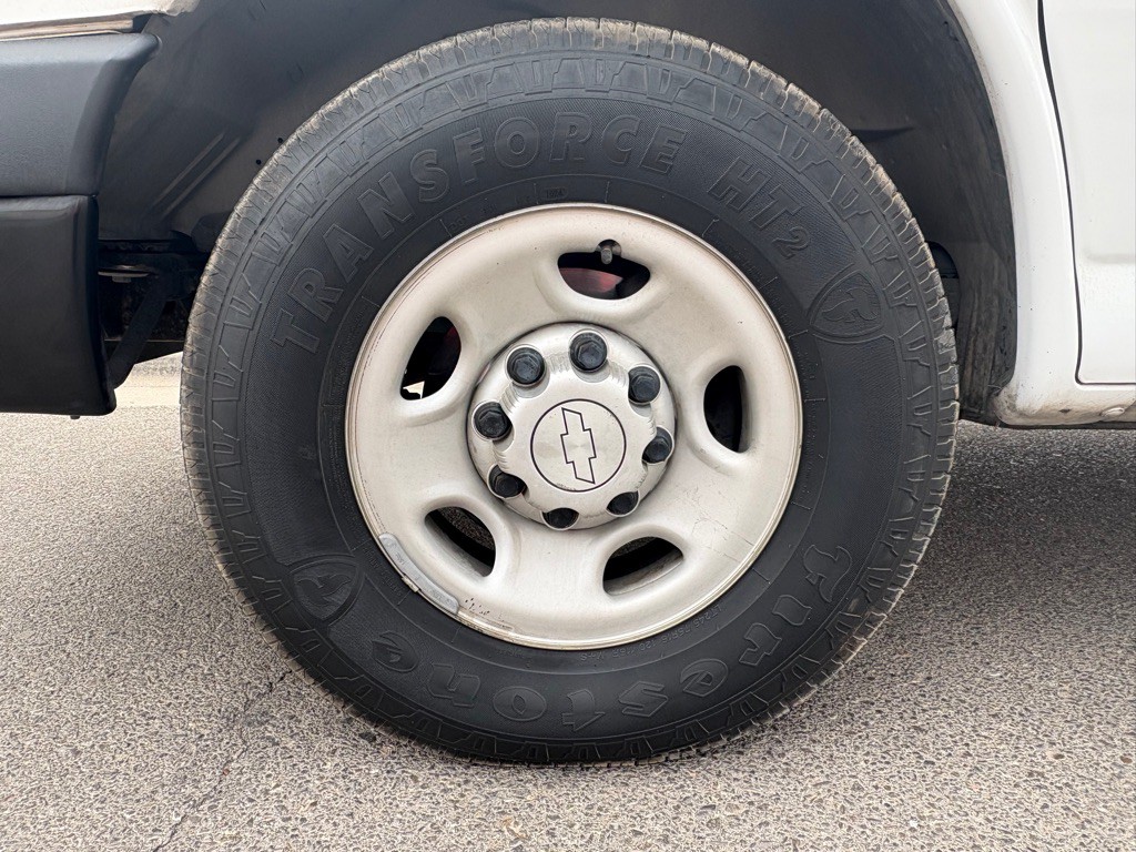 2015 Chevrolet Express Image 18