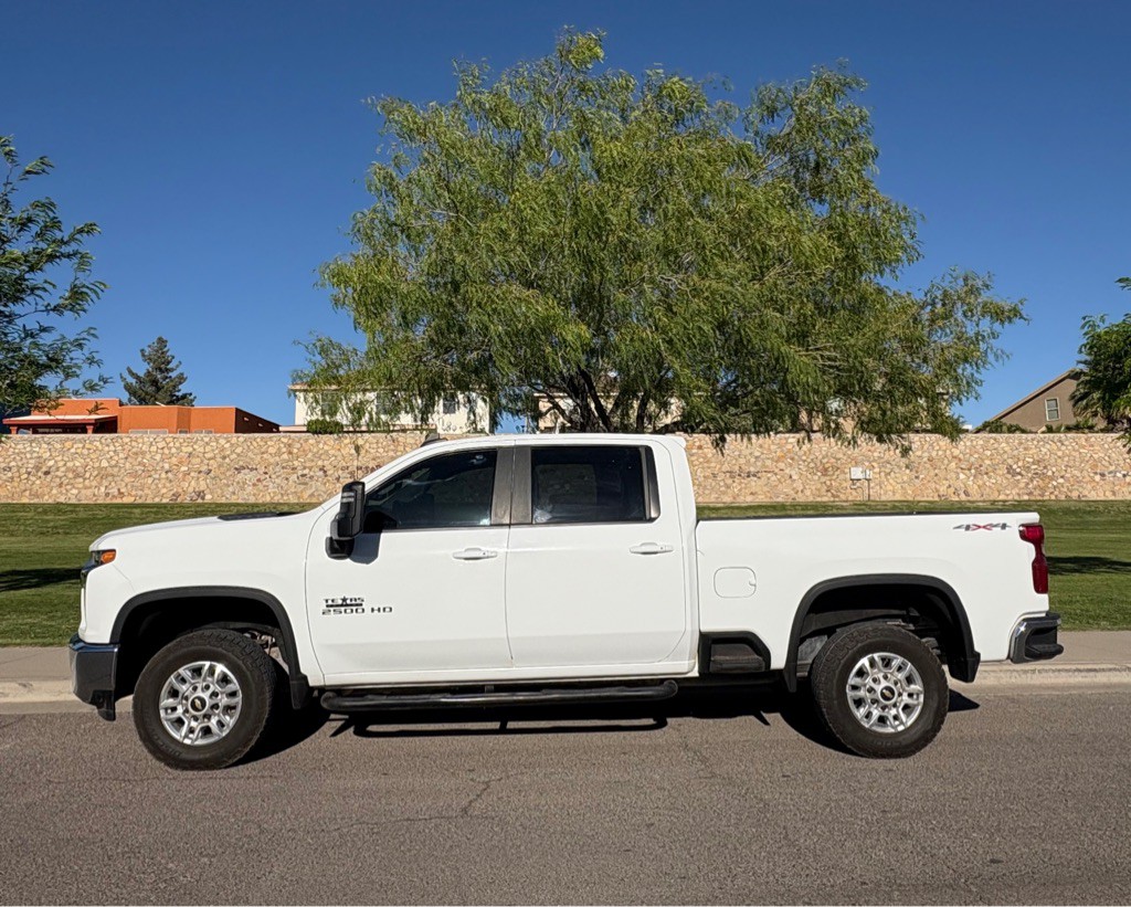 2020 Chevrolet Silverado 1500 Image 2