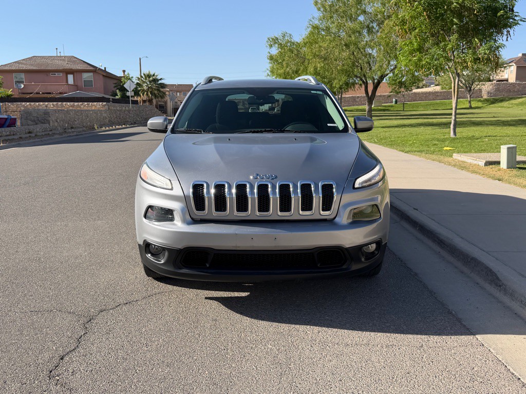 2017 Jeep Cherokee Image 2