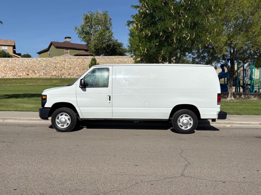 2012 Ford Econoline Image 2