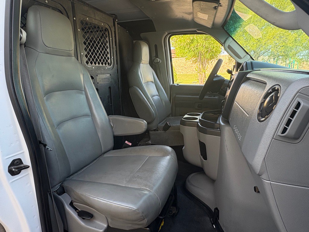 2012 Ford Econoline Image 13