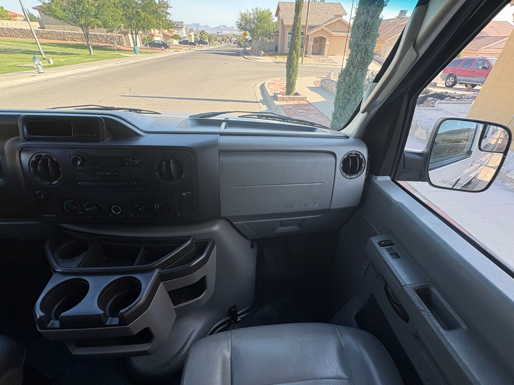 2012 Ford Econoline Image 16