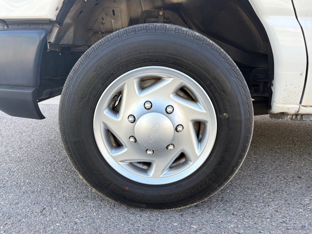 2012 Ford Econoline Image 18