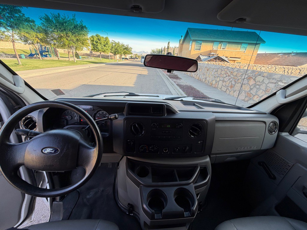 2012 Ford Econoline Image 12