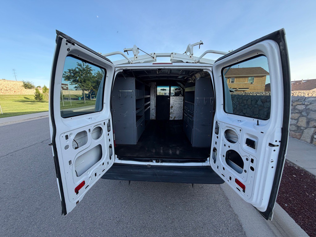 2012 Ford Econoline Image 17