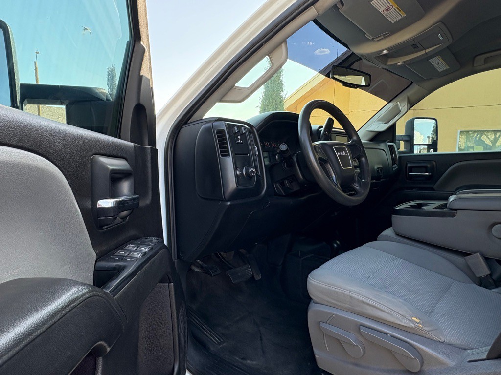 2018 GMC Sierra Image 9