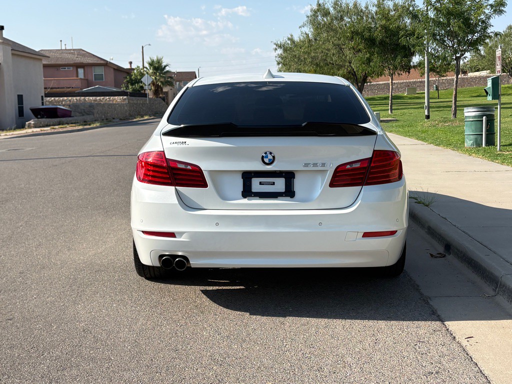 2015 BMW 5 Series Image 8