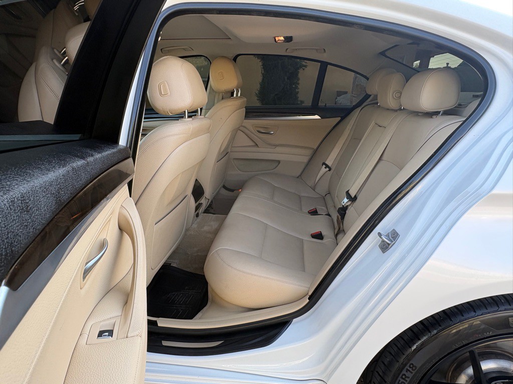 2015 BMW 5 Series Image 15