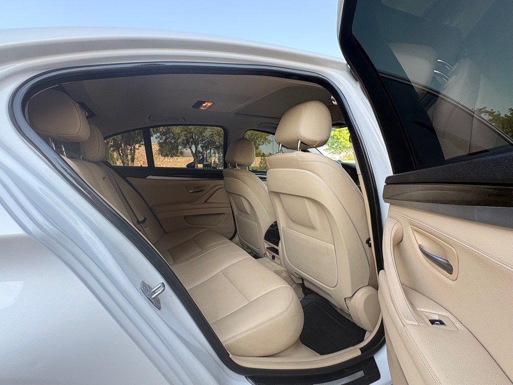 2015 BMW 5 Series Image 16