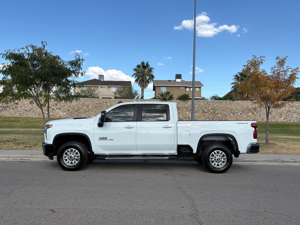 2020 Chevrolet Silverado 1500 Image 2