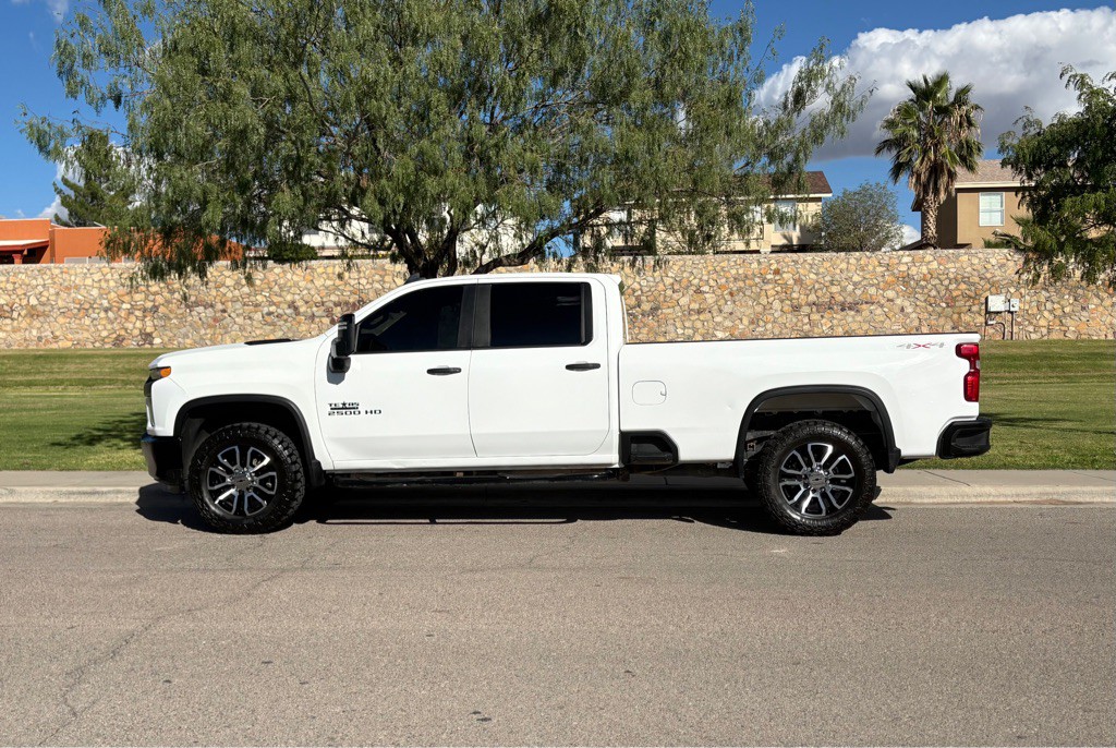 2023 Chevrolet Silverado 1500 Image 2