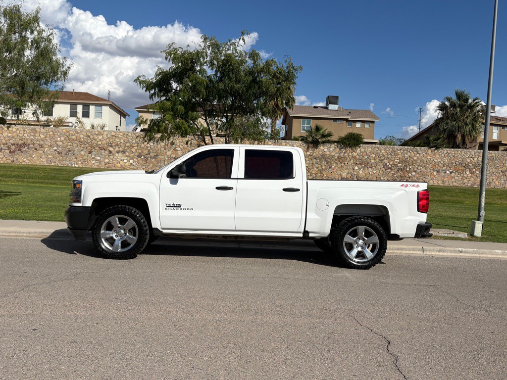 2018 Chevrolet Silverado 1500 Image 2