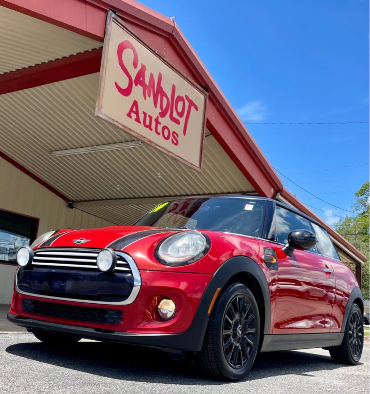 2014 MINI Cooper Image 1