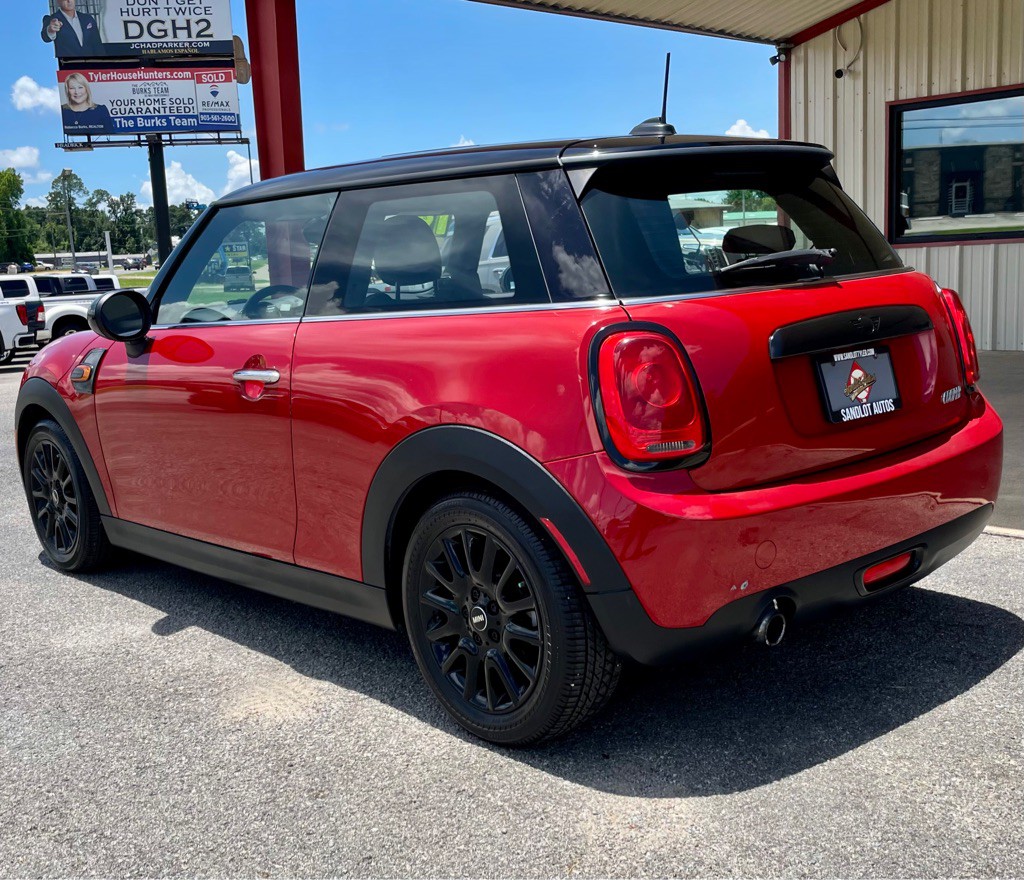 2014 MINI Cooper Image 17