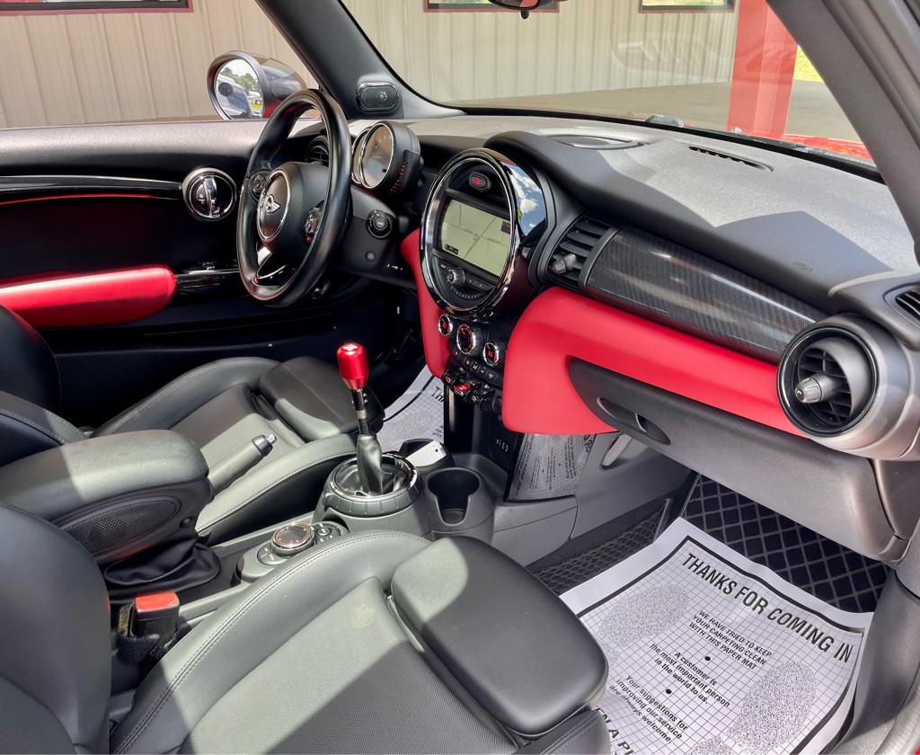2014 MINI Cooper Image 22