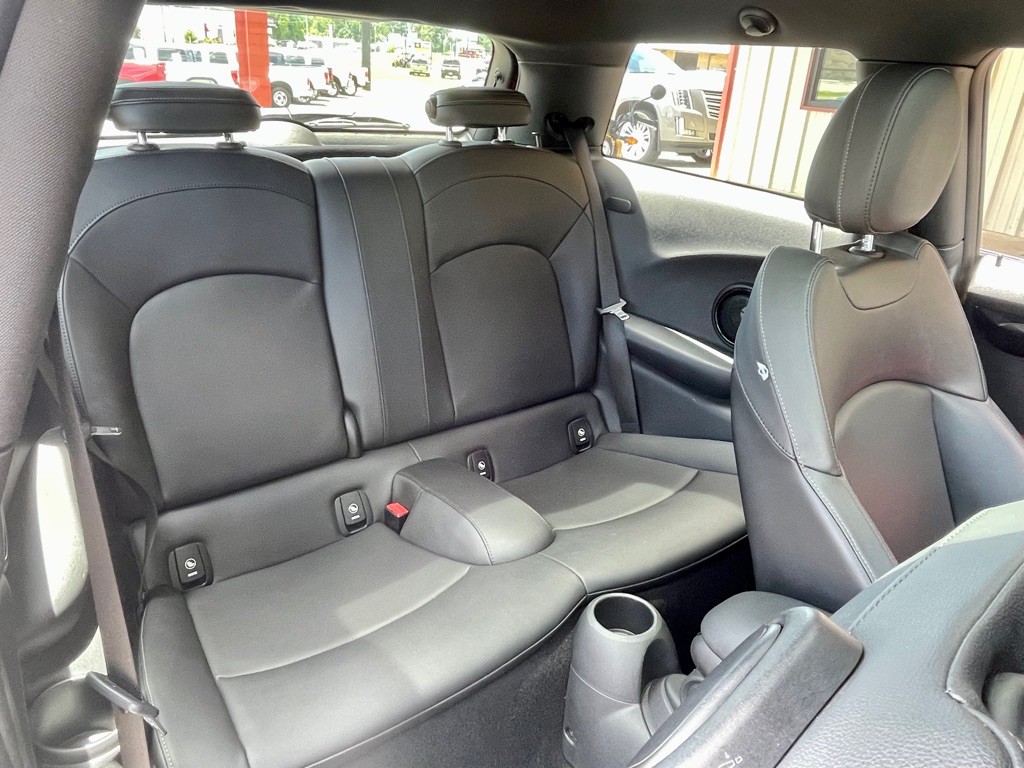 2014 MINI Cooper Image 24