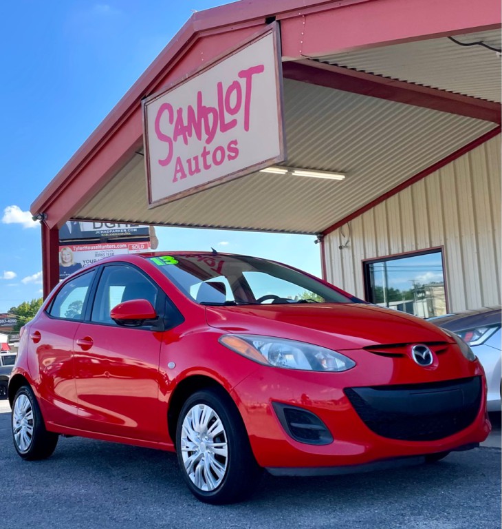 2013 Mazda Mazda2 Image 3