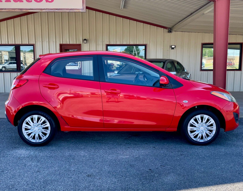 2013 Mazda Mazda2 Image 4